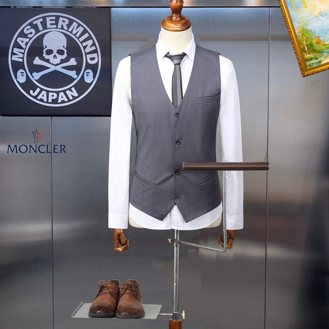 Moncler Business Suit